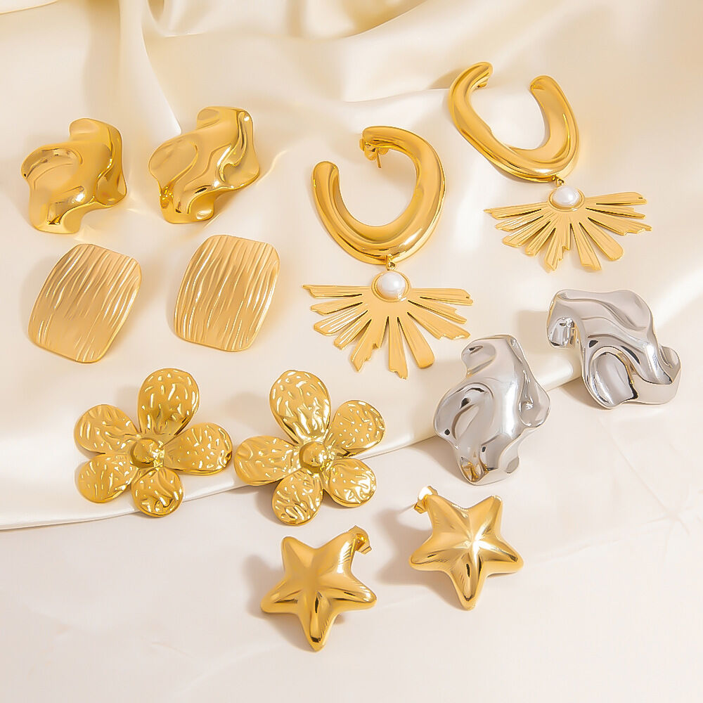 Orecchini a bottone in acciaio inossidabile color oro impermeabili con fiori h5 Immagine3