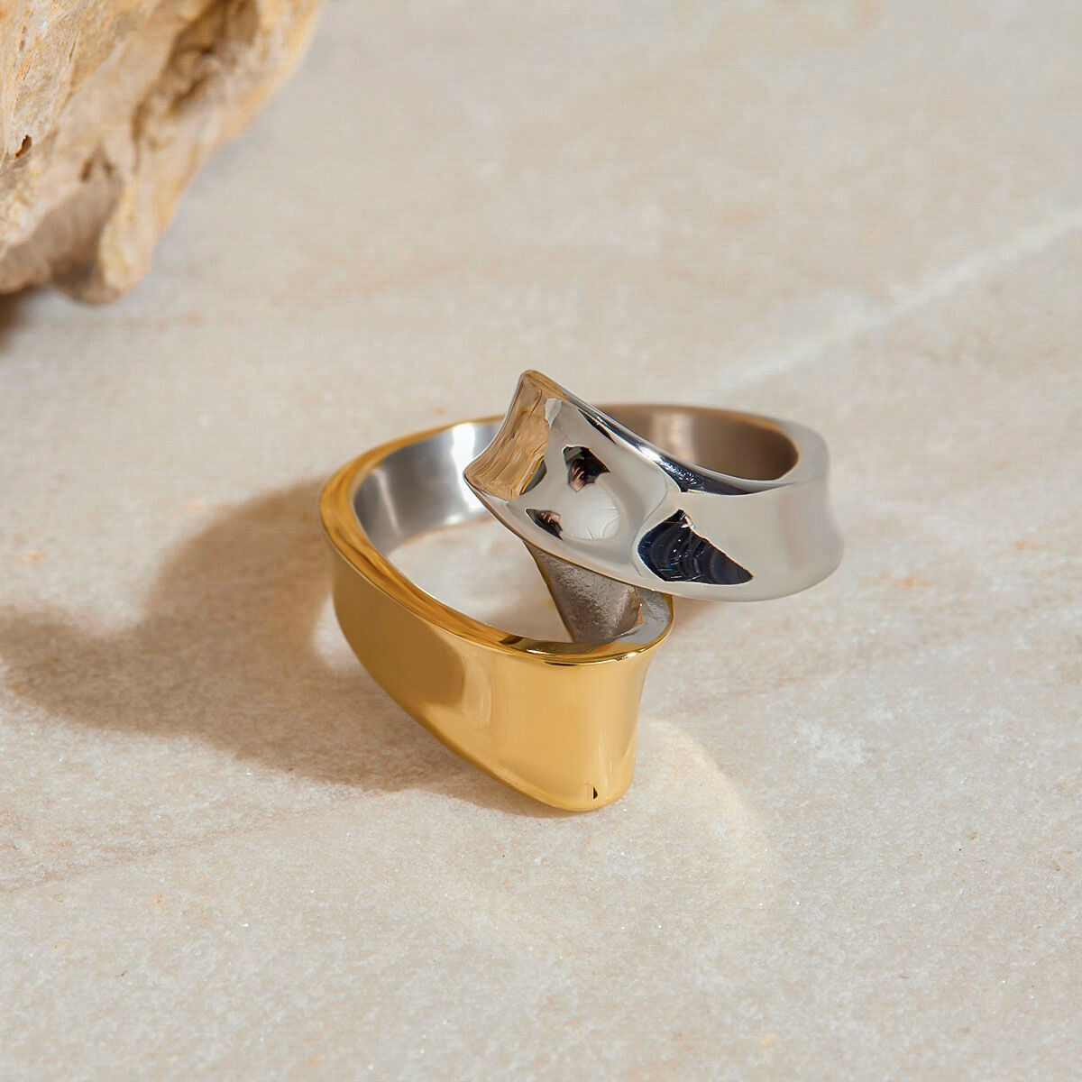 Anillo minimalista impermeable de acero inoxidable de colores mixtos