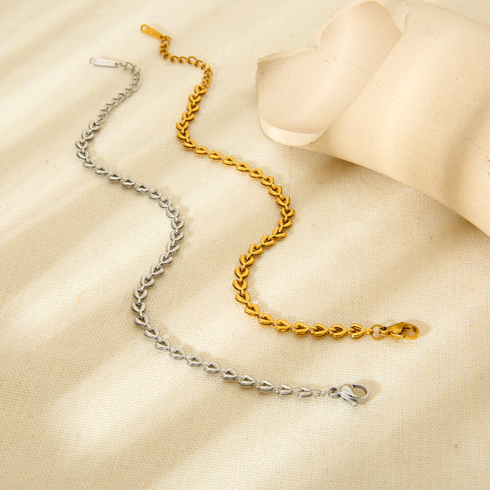 Simple Series Daily Heart Edelstahl wasserdicht goldfarbene Unisex-Kettenarmbänder