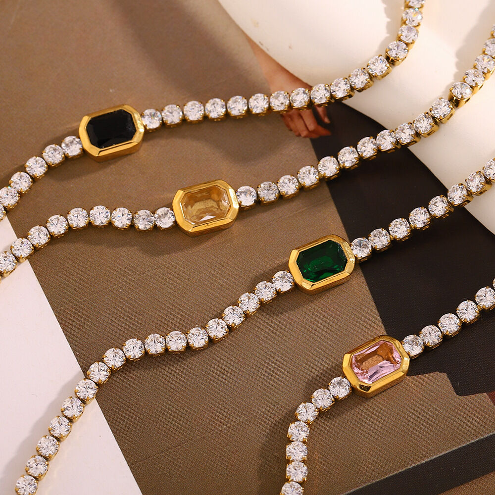 Luxuriöse Serie: Elegante, einfarbige, wasserdichte Damen-Kettenarmbänder aus Edelstahl 2