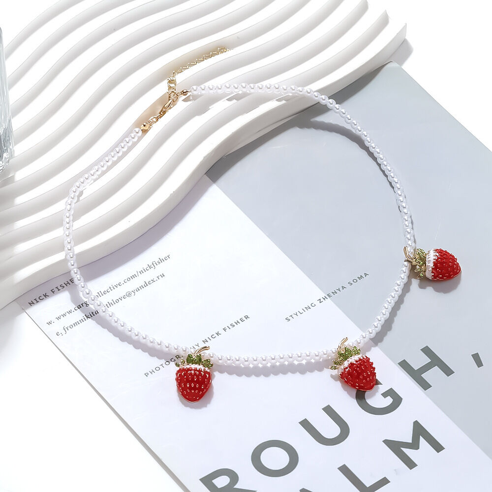 Cute Alloy Strawberry Pendant Necklaces h5Picture2