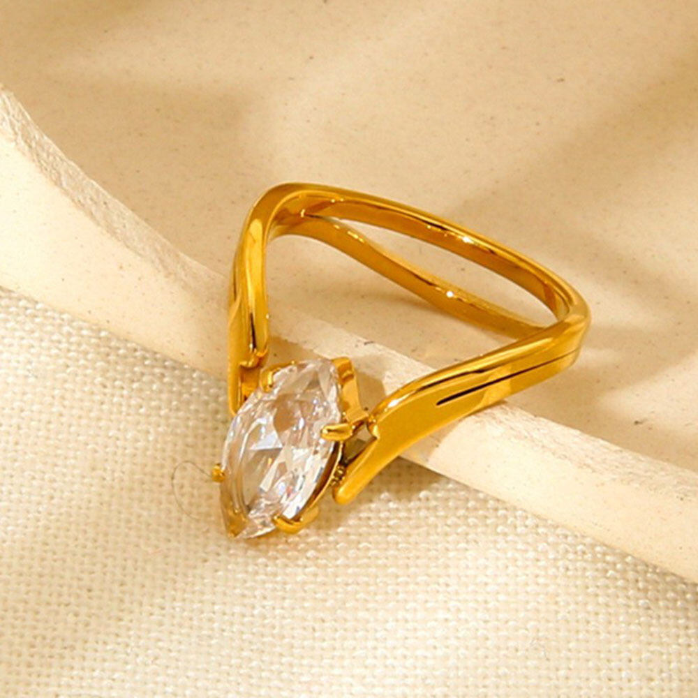 1 Pair Romantic Series Elegant Eye Stainless Steel Waterproof   Gold Color  Zircon Statement Rings