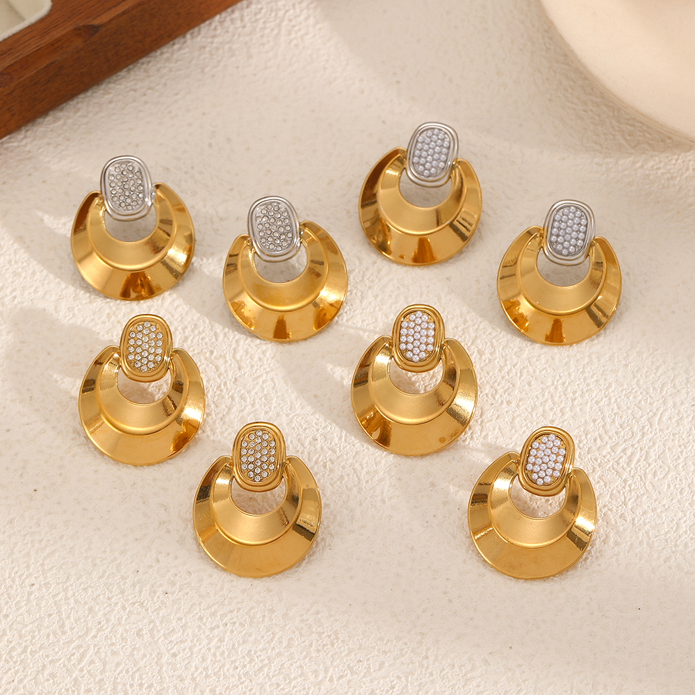 Retro Geometric Stainless Steel Waterproof Gold Color Stud Earrings Picture3