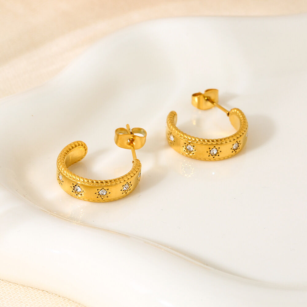 1 Paar klassische Retro-Stern-Ohrringe aus Edelstahl, wasserdicht, mit Zirkonia-Steinen Bild3