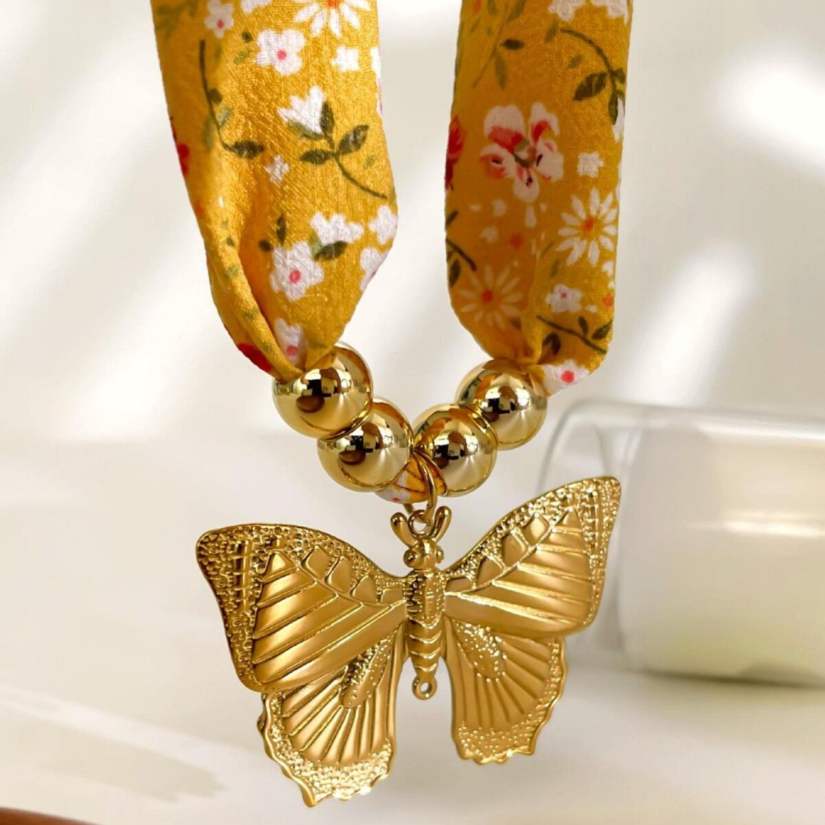 Collier pendentif papillon en acier inoxydable étanche couleur or (1 pièce) Image4