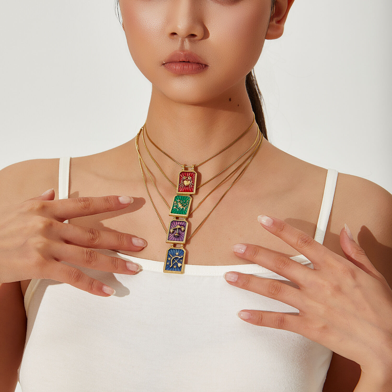 Collana con ciondolo da donna impermeabile in acciaio inossidabile con motivo geometrico classico della serie romantica da 1 pezzo