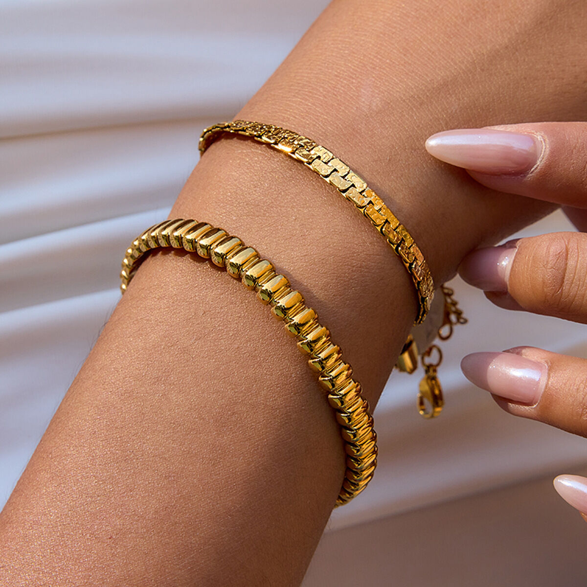 1 Piece Simple Stainless Steel Waterproof Gold Color Women's Cuff Bracelets