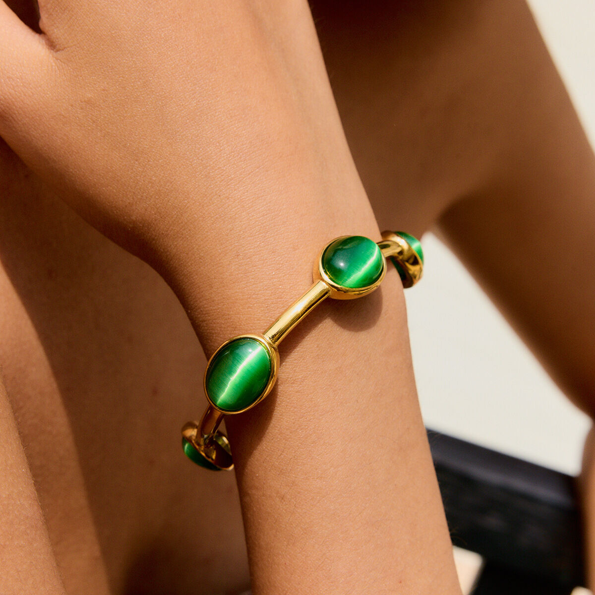 Braccialetti da donna ovali in acciaio inossidabile color oro impermeabili da 1 pezzo Immagine4