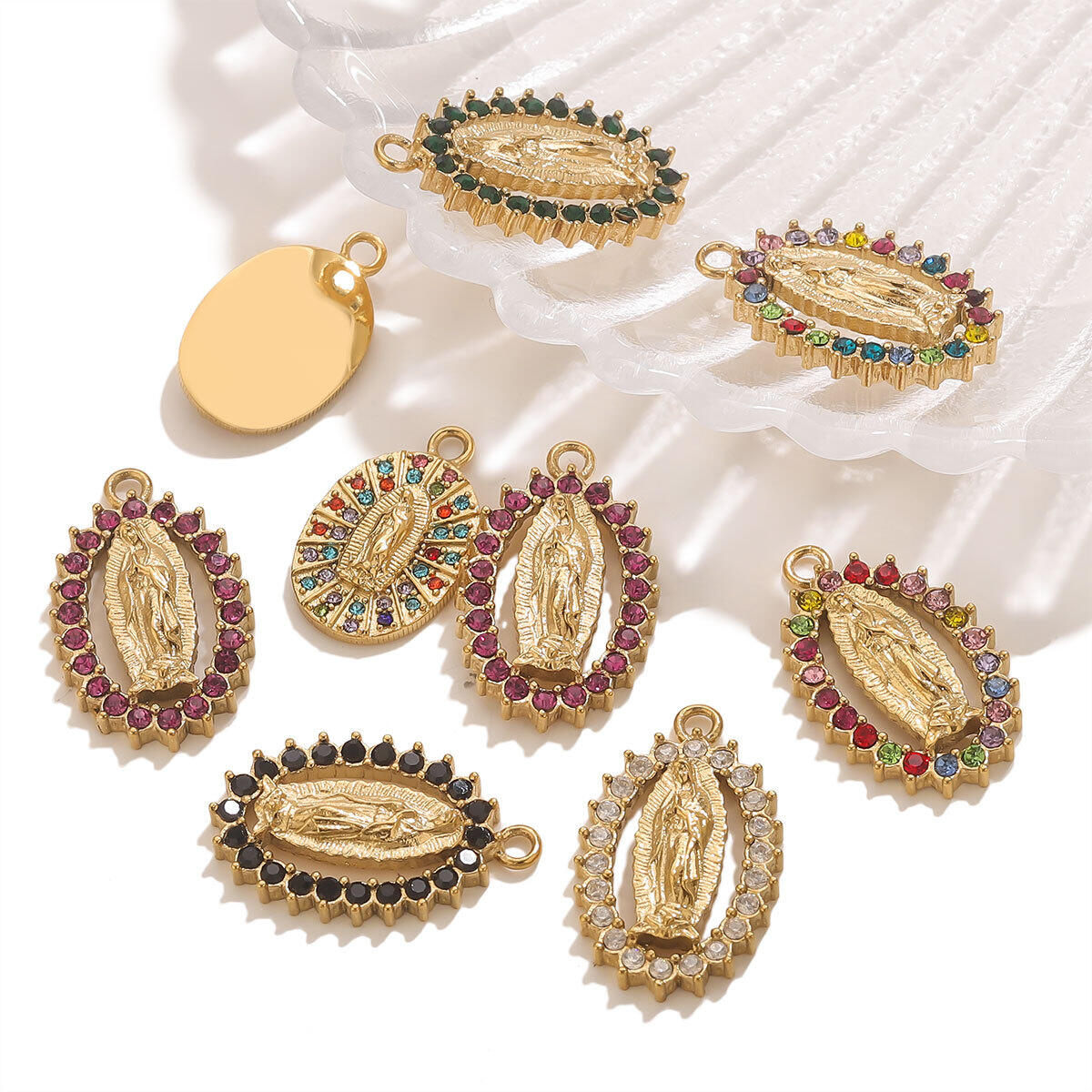 1 pezzo fai da te Madonna in acciaio inossidabile impermeabile color oro per donna Immagine2