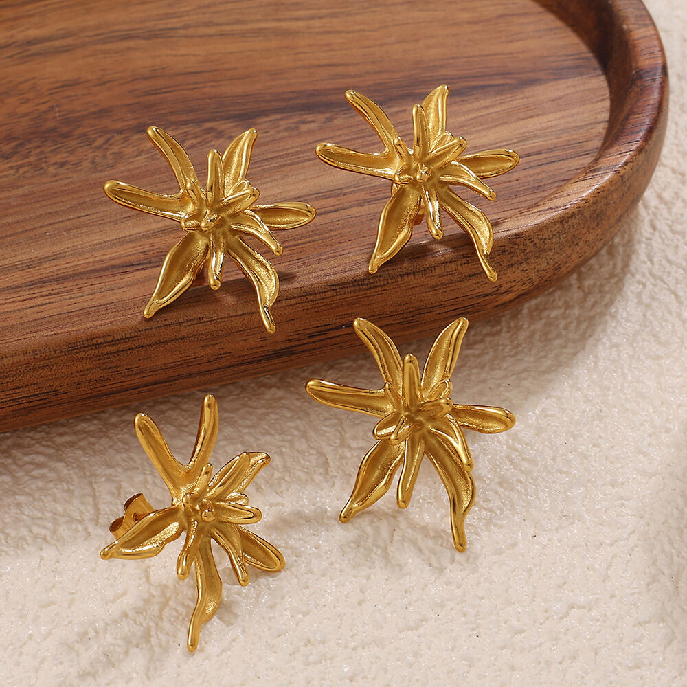 1 paio di orecchini a bottone in acciaio inossidabile color oro impermeabili a forma di fiore h5 Immagine2