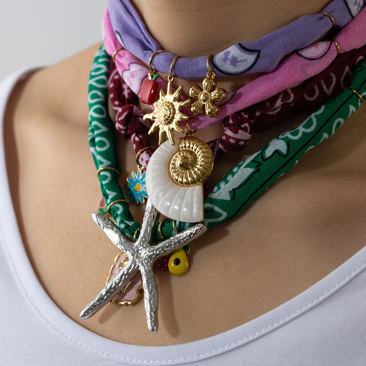 1 paio di collane con ciondolo a forma di tartaruga in acciaio inossidabile color oro, serie romantica, da donna