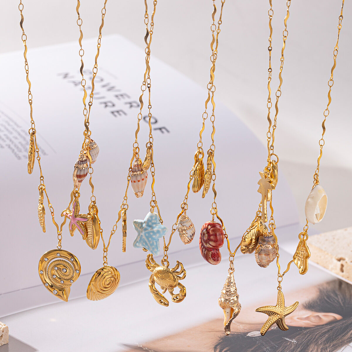 Collier pendentif Oceanic en acier inoxydable étanche couleur or (1 pièce)