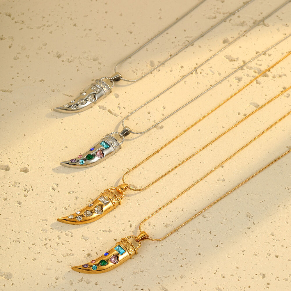 Luxurious Retro Stainless Steel Waterproof Gold Color Women's Pendant Necklaces Picture2