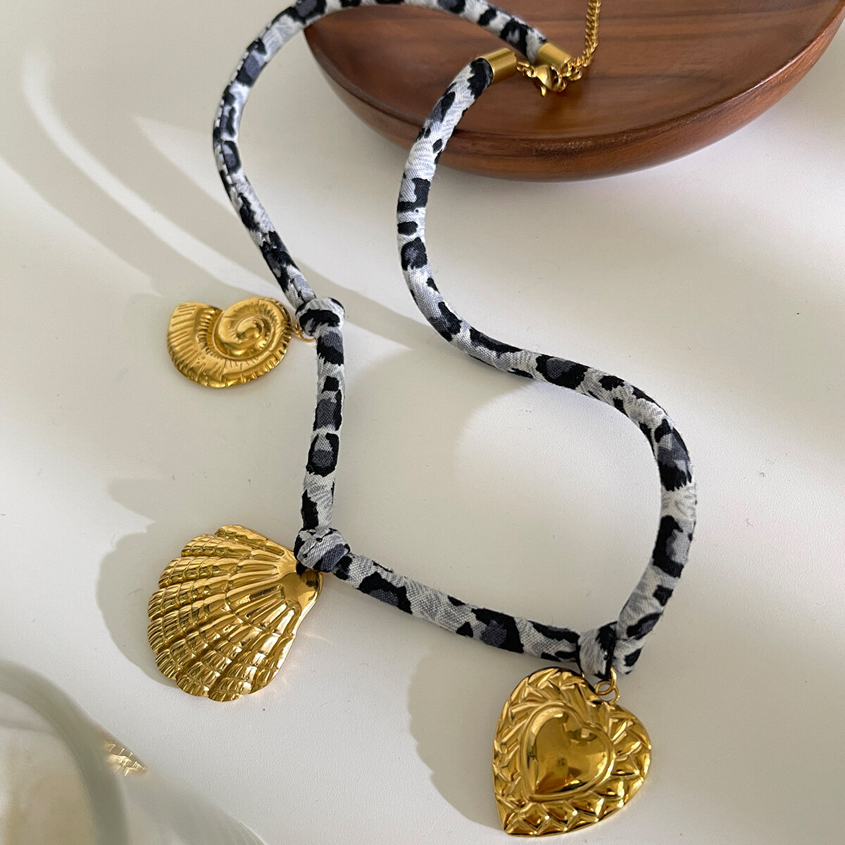 1 Piece Stainless Steel Waterproof Gold Color Pendant Necklace h5 Picture3