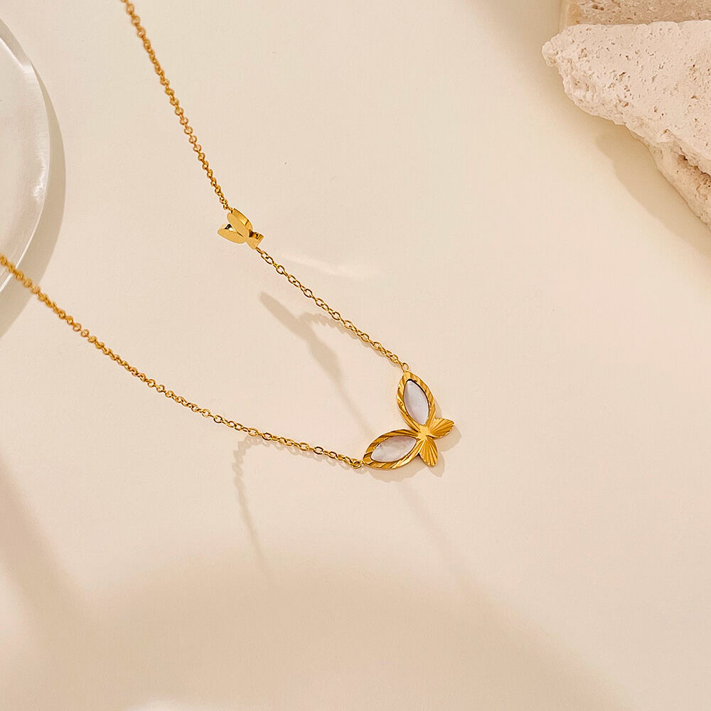 1 pezzo squisito ciondolo a forma di farfalla in acciaio inossidabile impermeabile color oro da donna h5 Immagine6