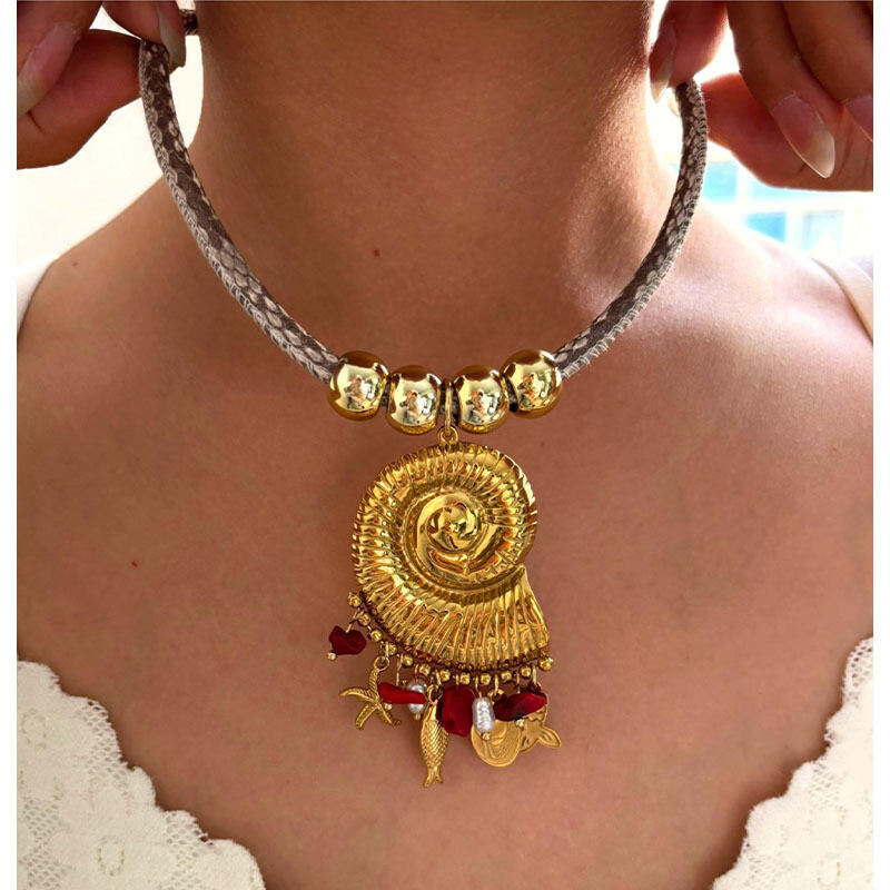 1 Piece Whelk Stainless Steel Waterproof Gold Color Pendant Necklace 2