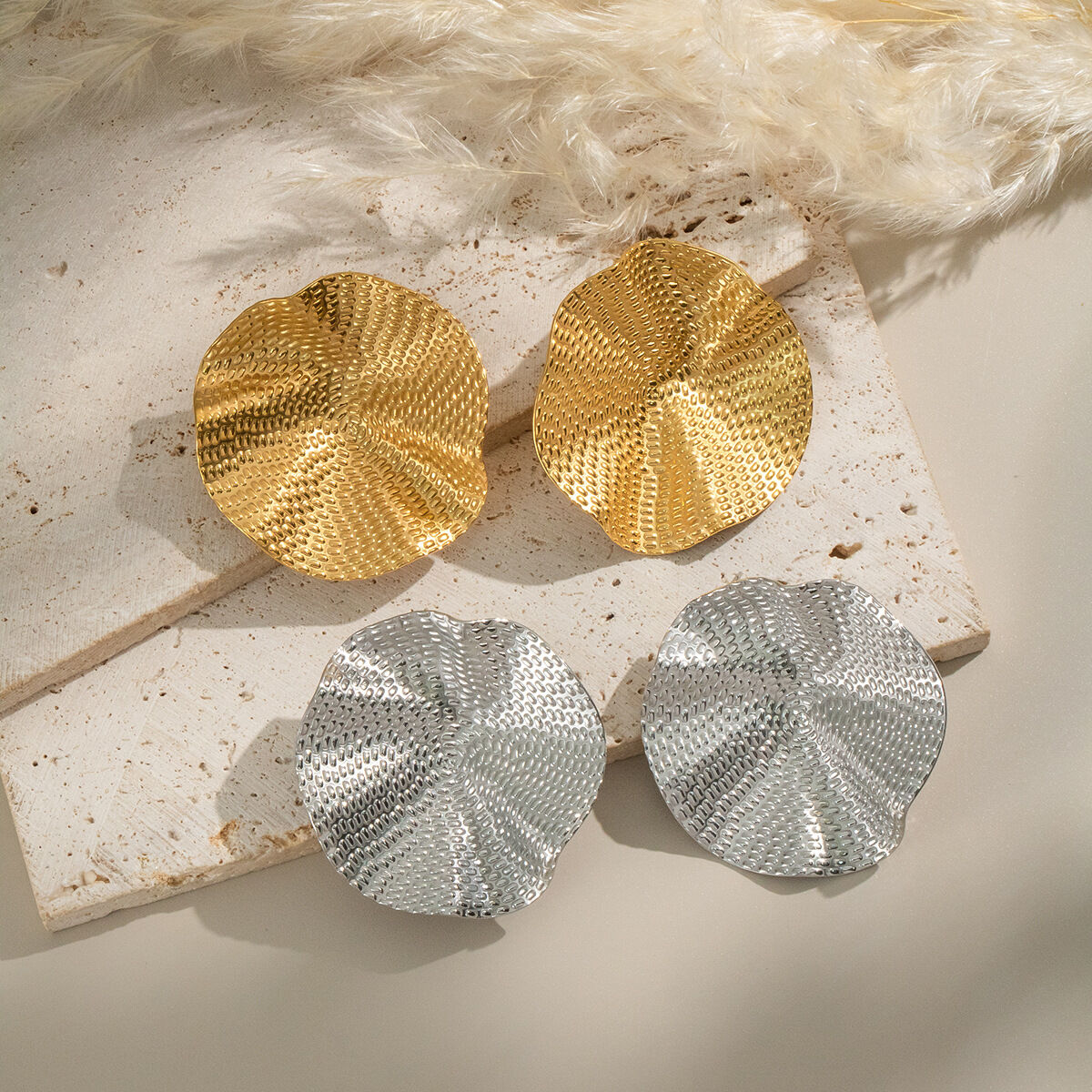 1 paio di orecchini a bottone retrò in acciaio inossidabile color oro impermeabili