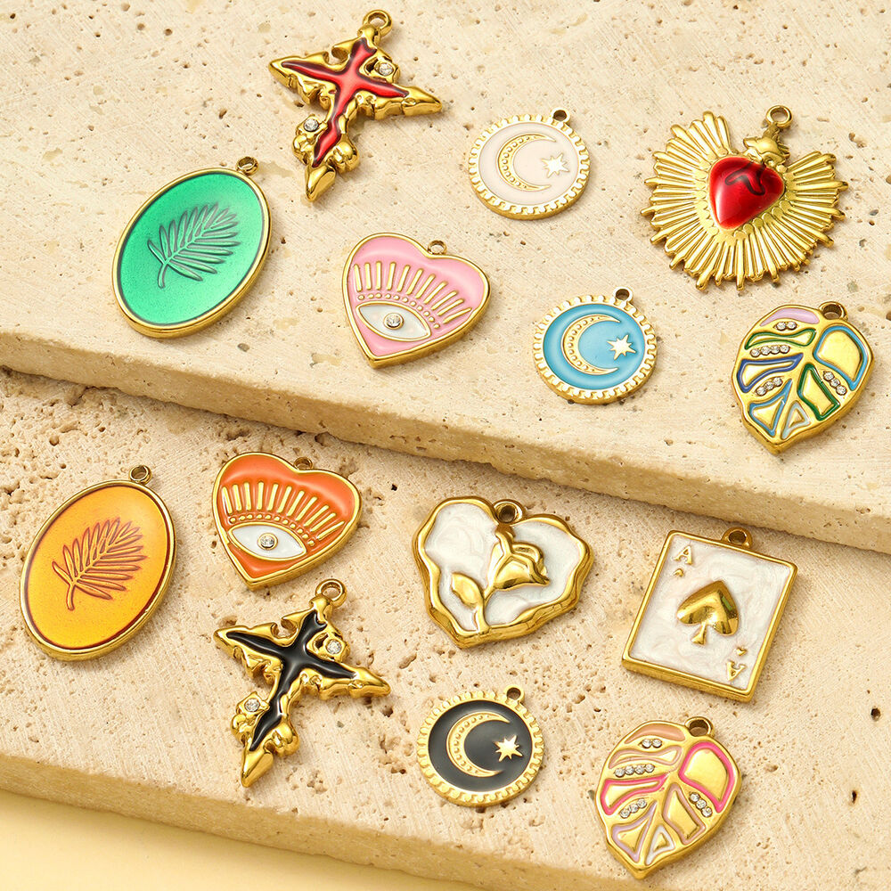1 Piece Retro Moon Stainless Steel Waterproof Gold Color Women's Pendants Picture4