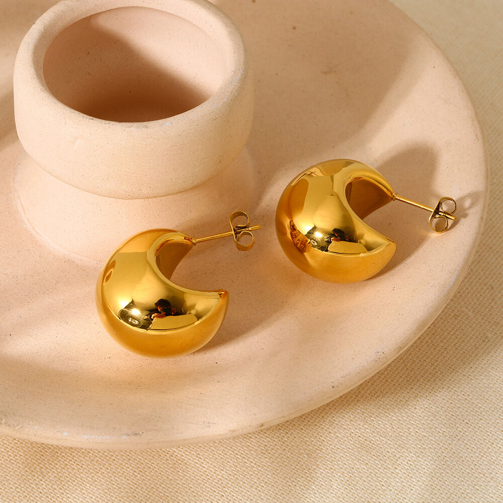 1 paire de boucles d'oreilles puces géométriques simples pour femme, en acier inoxydable étanches. h5 Image4