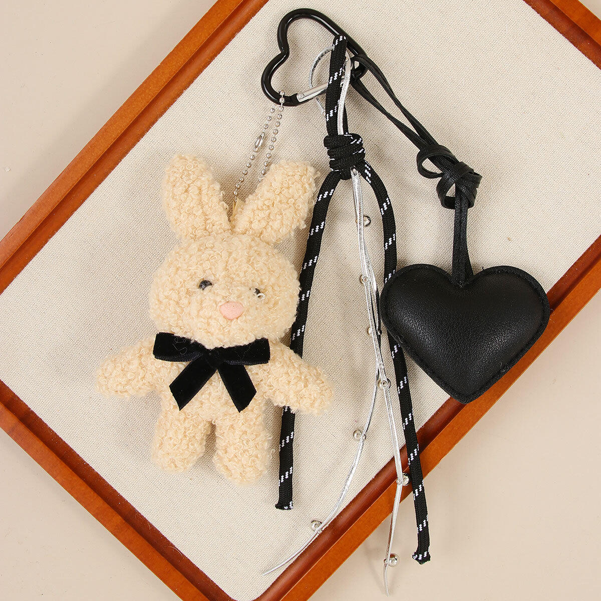 Charms de sac pour femme en polyester, adorables lapins en peluche 2