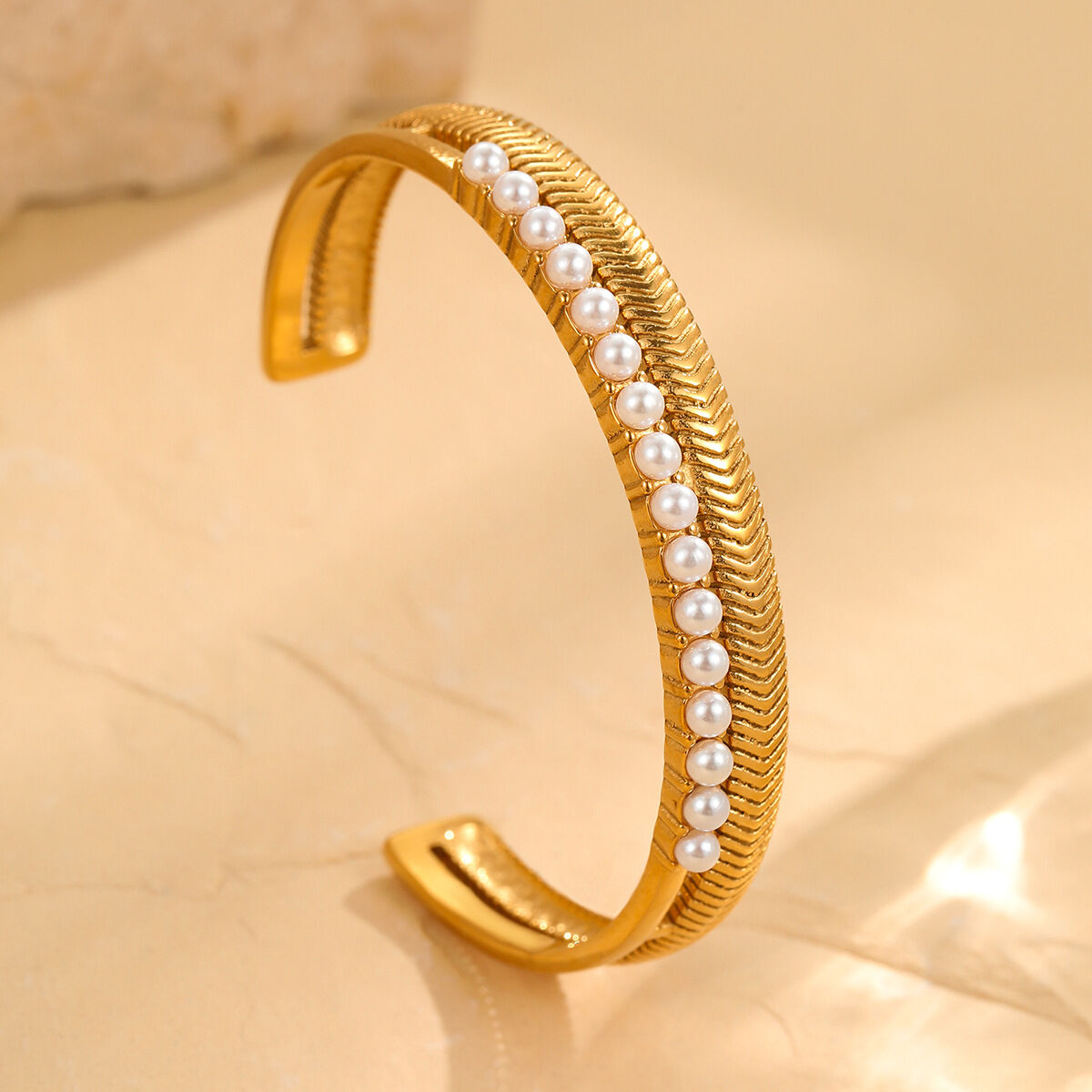 Luxurious Series Daily Geometric Stainless Steel Waterproof Gold Color Women's Cuff Bracelets h5 Picture3