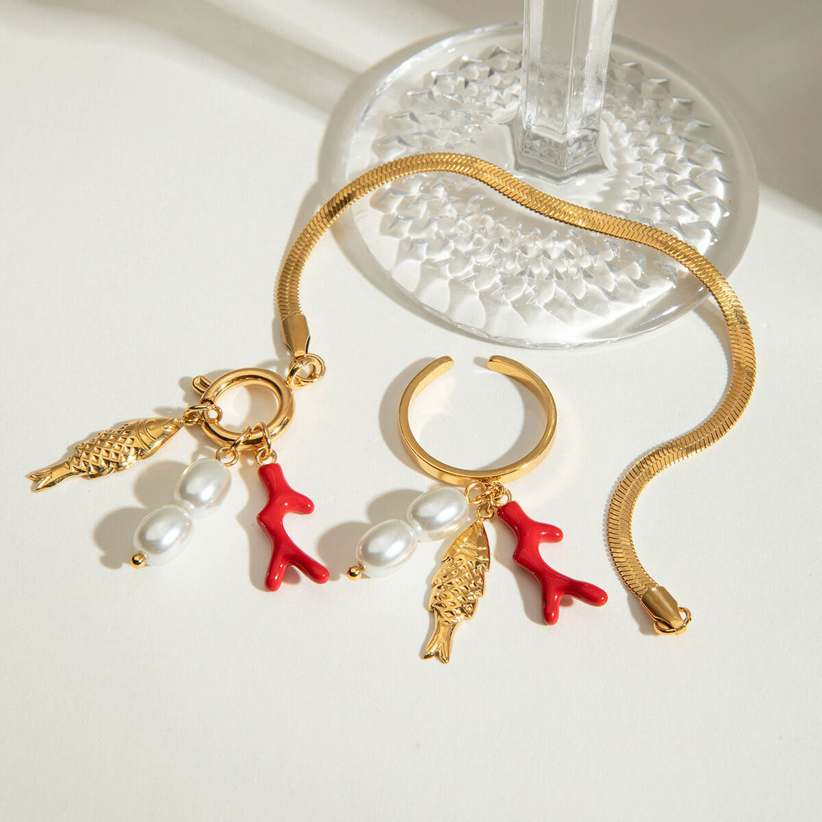 Anillos llamativos de acero inoxidable, resistentes al agua y color dorado, de la serie Luxury Vacation Shell. 2
