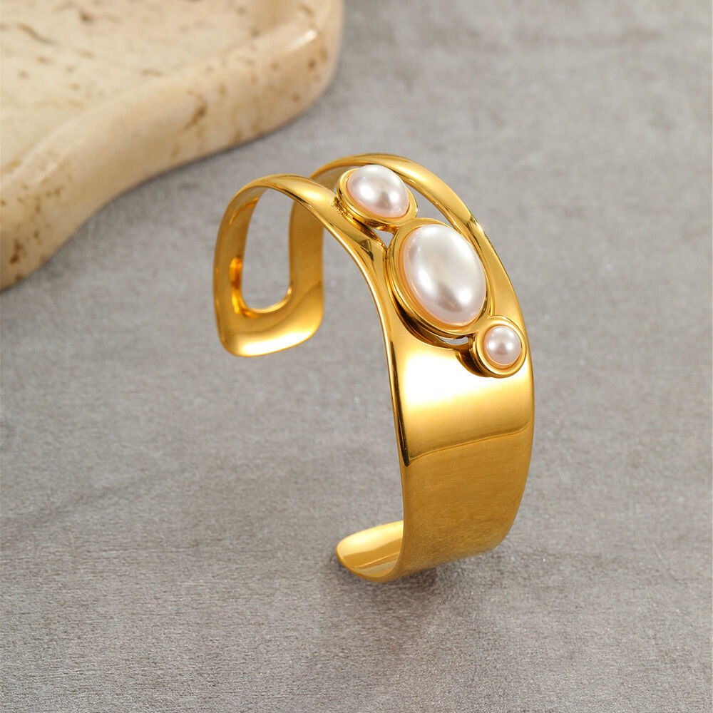 Luxurious Geometric Stainless Steel Waterproof Gold Color Women's Cuff Bracelets Picture4