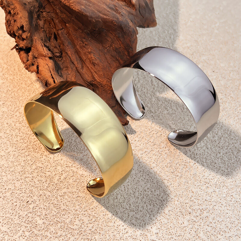 Bracciale rigido impermeabile color oro in acciaio inossidabile semplice da 1 pezzo