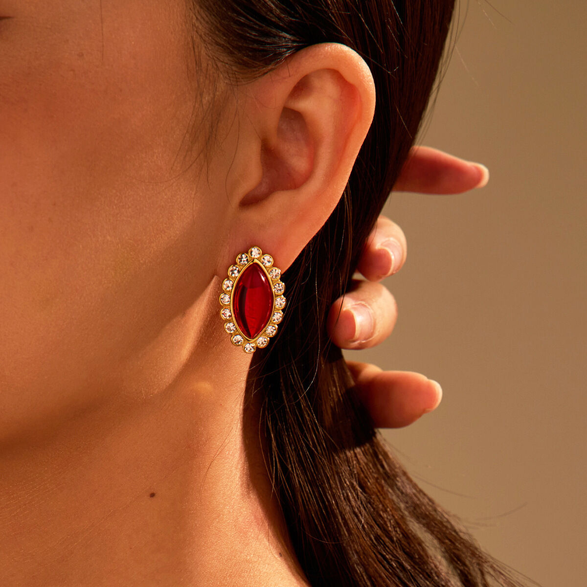 Luxurious Retro Geometric Stainless Steel Waterproof Women's Stud Earrings