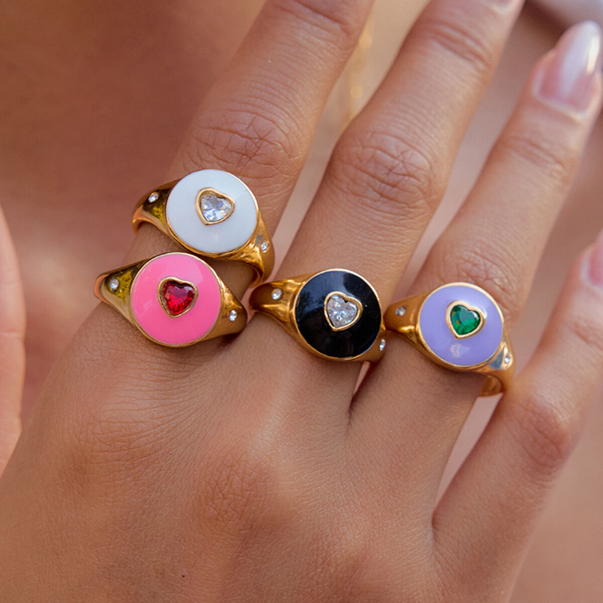 1 Stück farbenfroher, herzförmiger Statement-Ring aus wasserdichtem Edelstahl in Goldfarbe