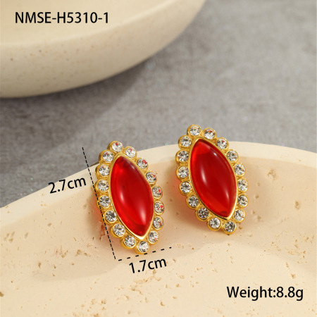Luxurious Retro Geometric Stainless Steel Waterproof Women's Stud Earrings