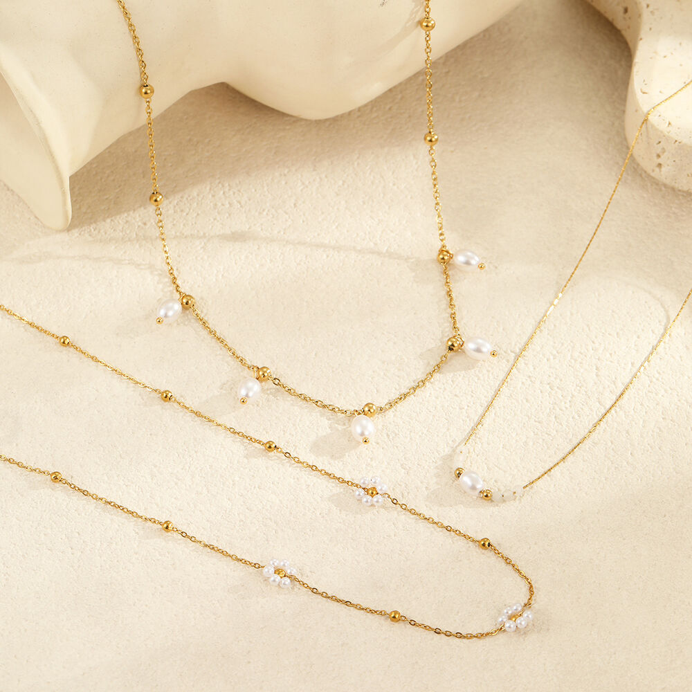 Sweet Flower Stainless Steel Waterproof Gold Color Women's Pendant Necklaces Picture2