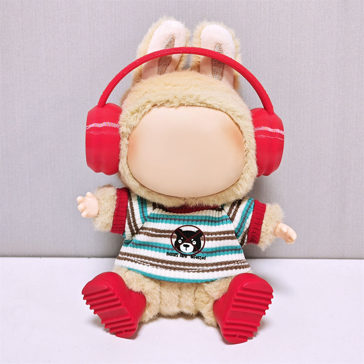 Conjunto de ropa con auriculares rojos para muñecas (sin muñeca)