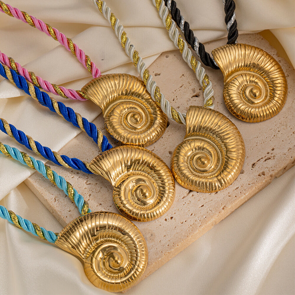 1 Piece Whelk Stainless Steel Waterproof Gold Color Pendant Necklaces