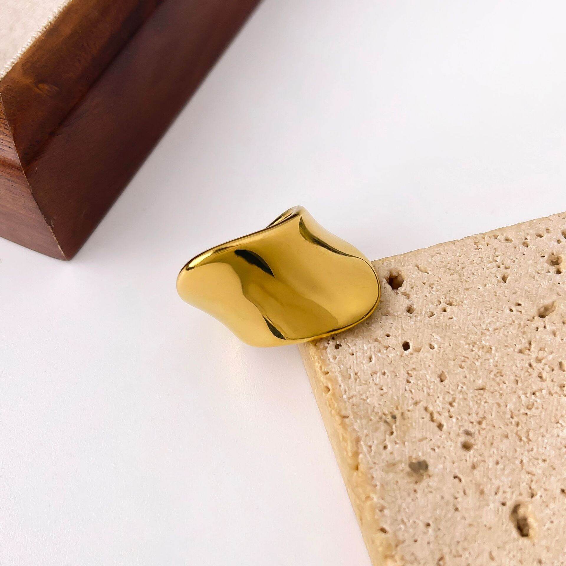 1 Piece Simple Stainless Steel Waterproof Gold Color Statement Ring 2