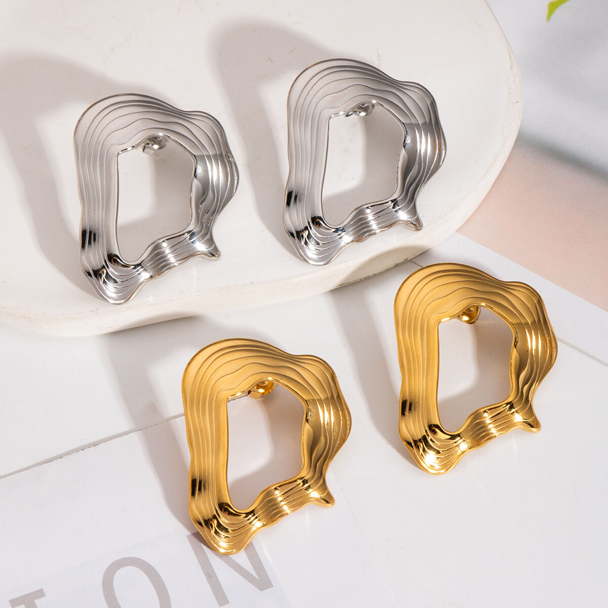 1 paio di orecchini a bottone casual in acciaio inossidabile color oro impermeabili