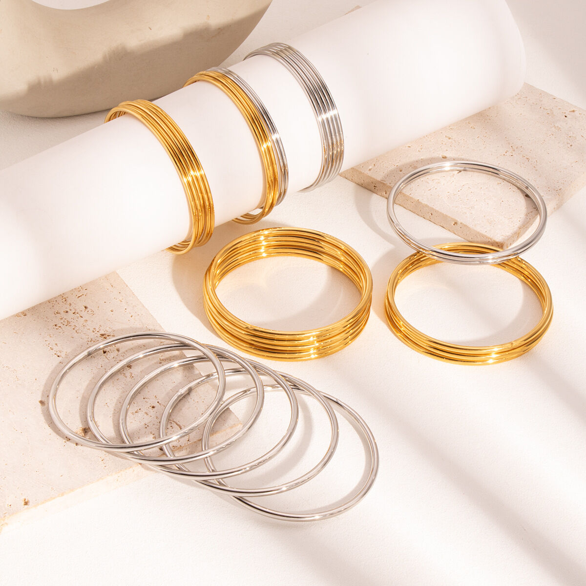 Lässige, wasserdichte Armreifen aus Edelstahl in Goldfarbe 2