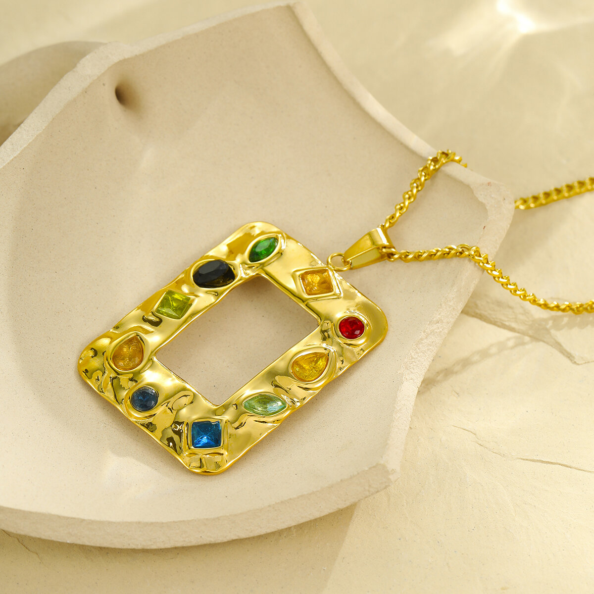 Luxurious  Retro Geometric Stainless Steel Waterproof  Gold Color Women's Pendant Necklaces h5 Picture4
