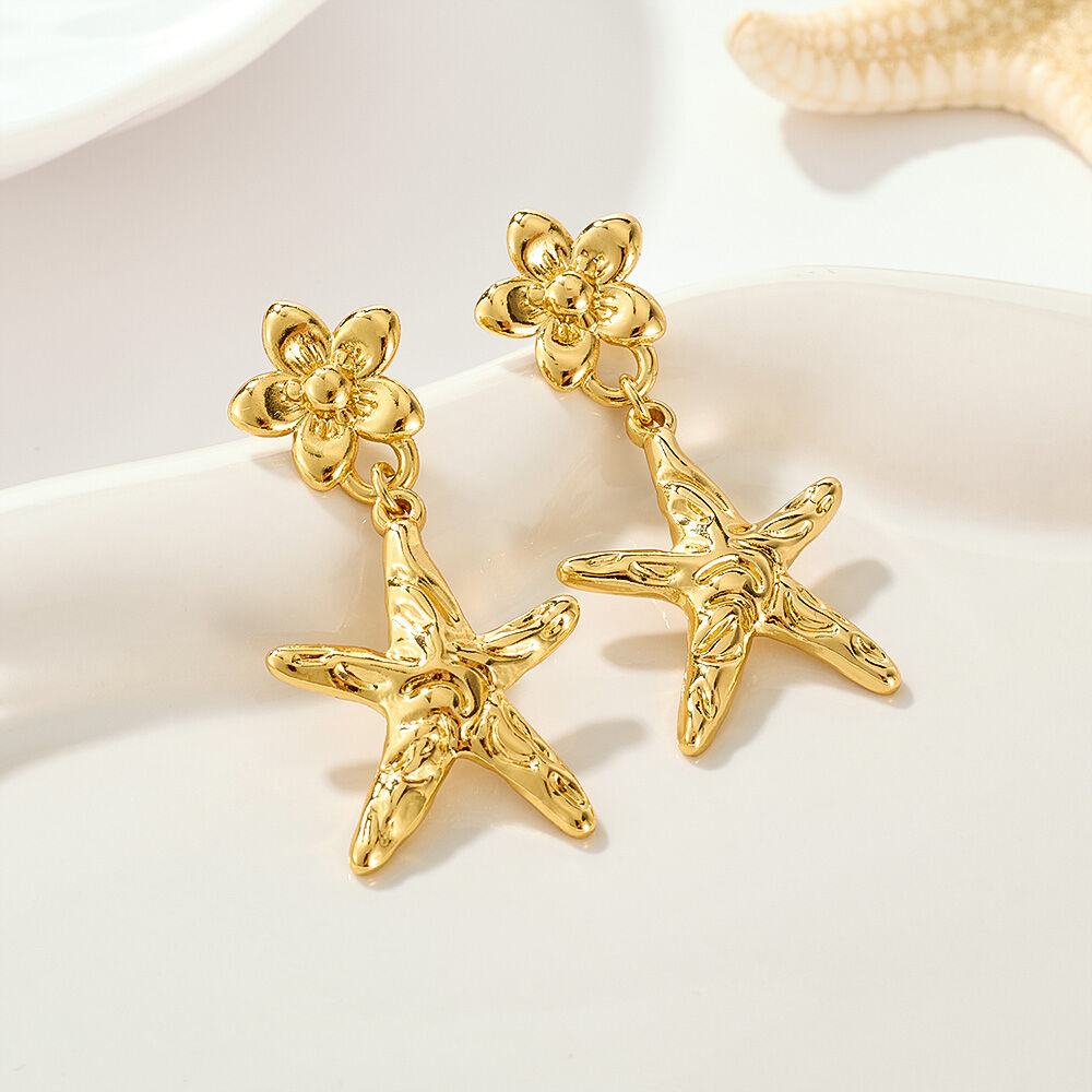 1 paio di orecchini pendenti da donna in acciaio inossidabile a forma di stella marina, impermeabili, color oro Immagine7