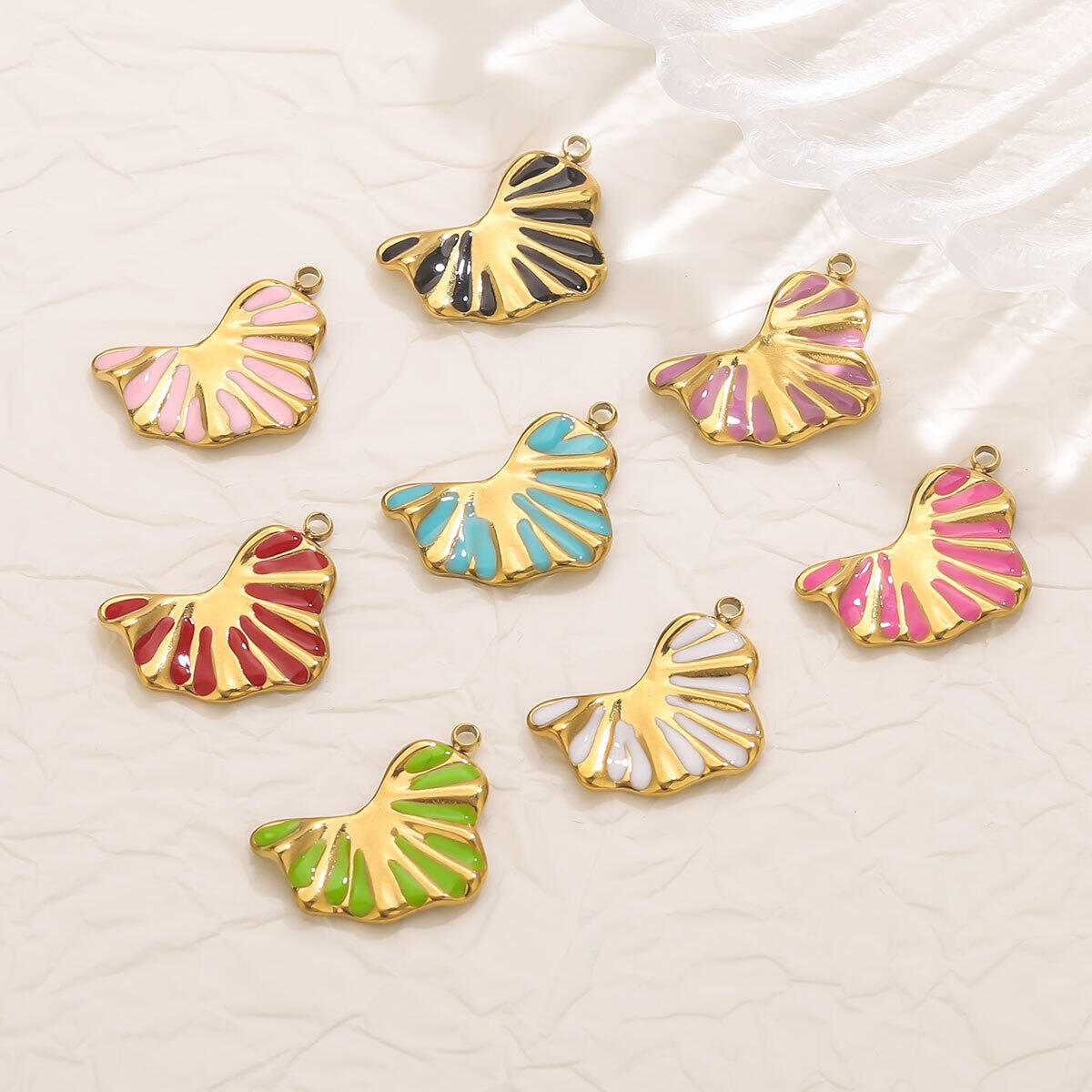 Pendentif femme en acier inoxydable coloré, étanche, couleur or (1 pièce)