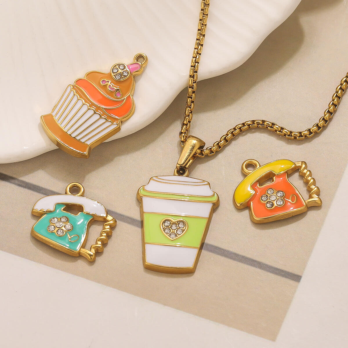 1 Piece Whimsical Cupcake Stainless Steel Waterproof Gold Color Women's Pendants Picture2