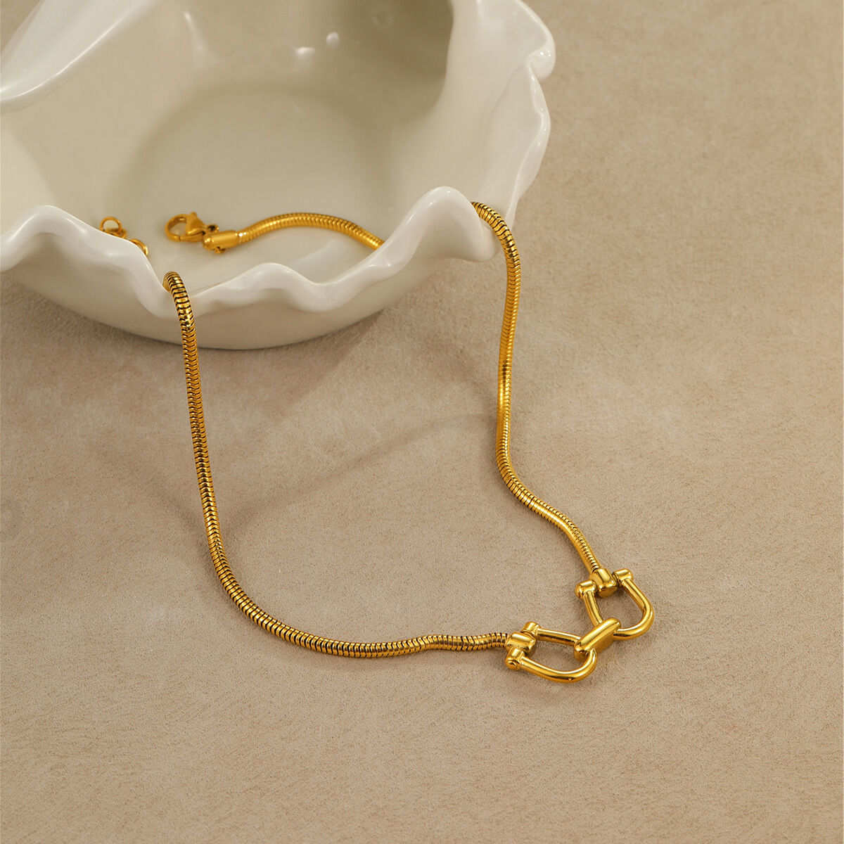 Collane con ciondolo geometrico in acciaio inossidabile impermeabile color oro da donna h5 Immagine3