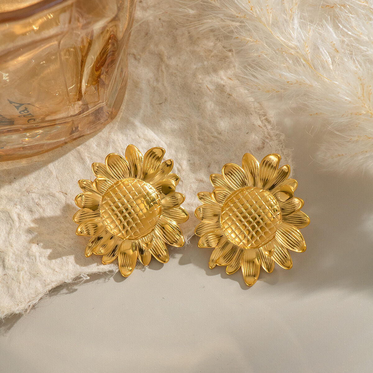 Set di orecchini color oro impermeabili in acciaio inossidabile a forma di girasole h5 Immagine4