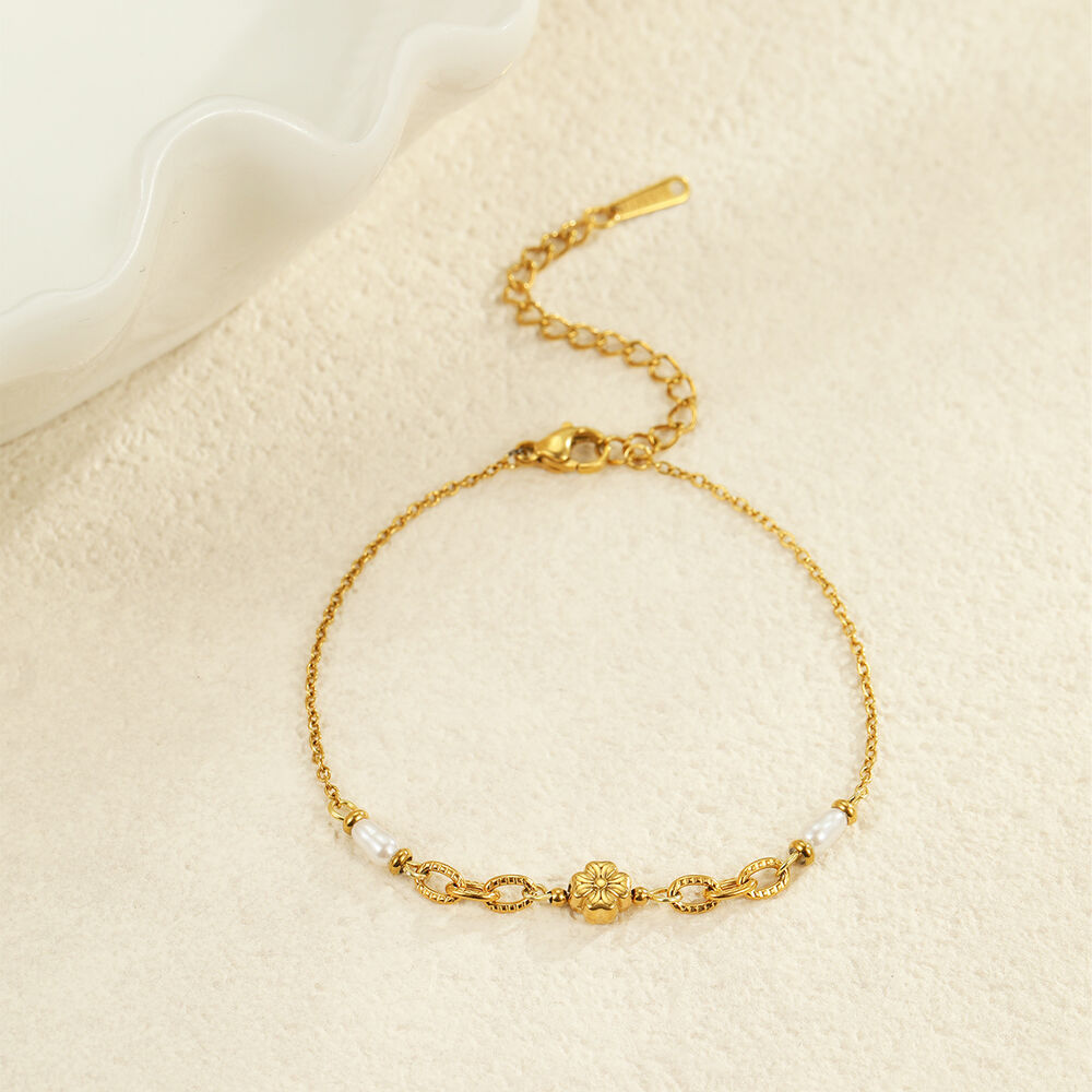 Sweet Geometric Stainless Steel Waterproof Gold Color Women's Chain Bracelets Picture4