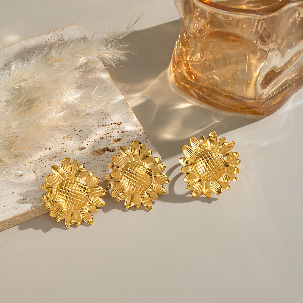 Set di orecchini color oro impermeabili in acciaio inossidabile a forma di girasole h5 Immagine2