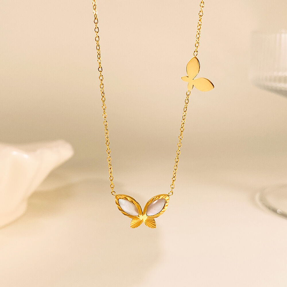 1 pezzo squisito ciondolo a forma di farfalla in acciaio inossidabile impermeabile color oro da donna h5 Immagine4