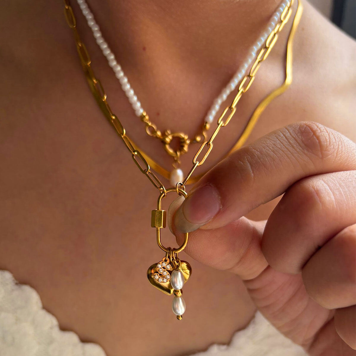 1 Piece Letter Stainless Steel Waterproof Gold Color Rhinestone Pendant Necklace Picture4