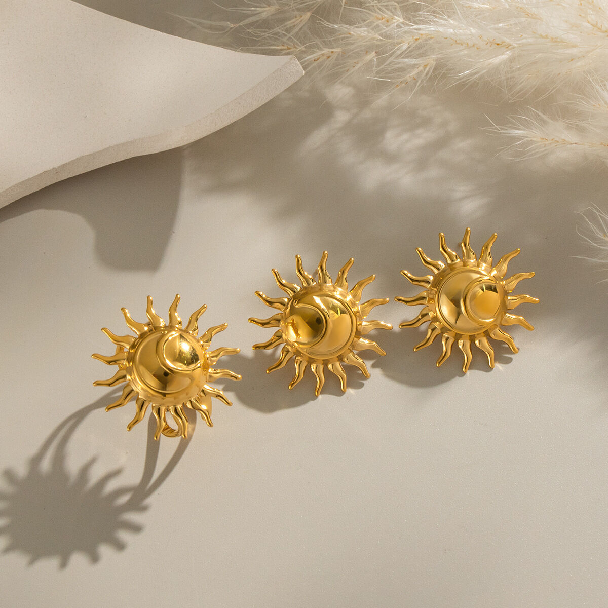 Set di orecchini color oro impermeabili in acciaio inossidabile Sun h5 Immagine3
