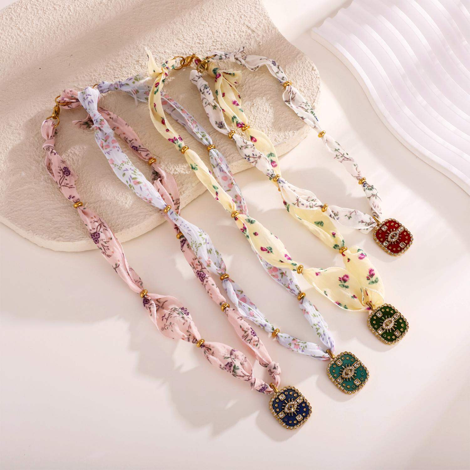 Collana con ciondolo da donna in acciaio inossidabile con sciarpe impermeabili e geometriche classiche, serie lussuosa, 1 pezzo 2