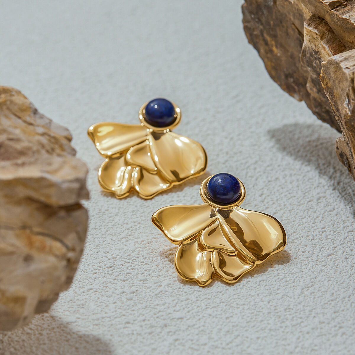 1 Pair Classic Series French Retro Flower Stainless Steel Waterproof Gold Color Women's Stud Earrings 2